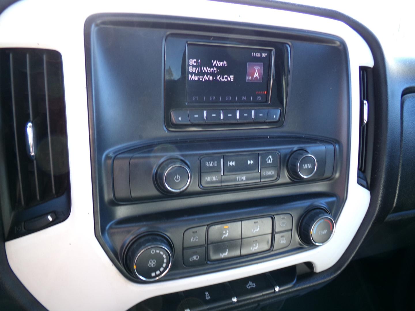 2014 White /Gray GMC Sierra 1500 Base 2WD (1GTN1TEH9EZ) with an 4.3L V6 OHV 12V engine, 6-Speed Automatic transmission, located at 401 First NE, Bearden, AR, 71720, (870) 687-3414, 33.726528, -92.611519 - Photo#10